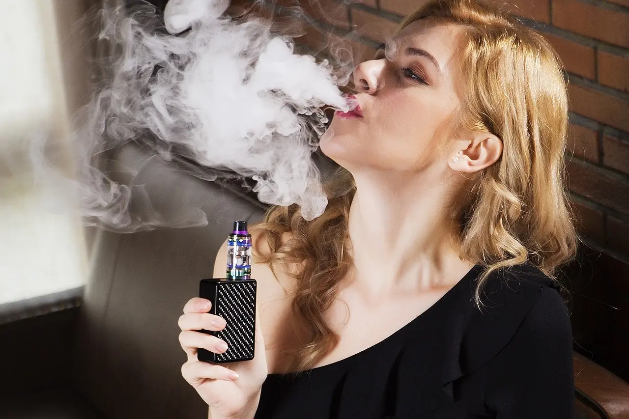 girl vaping