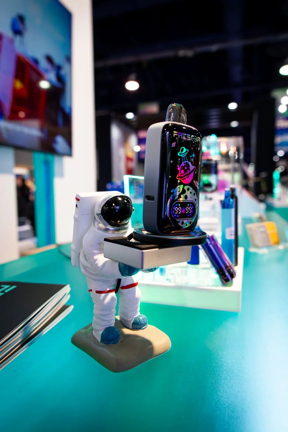 TPE2024 Vape astronaut